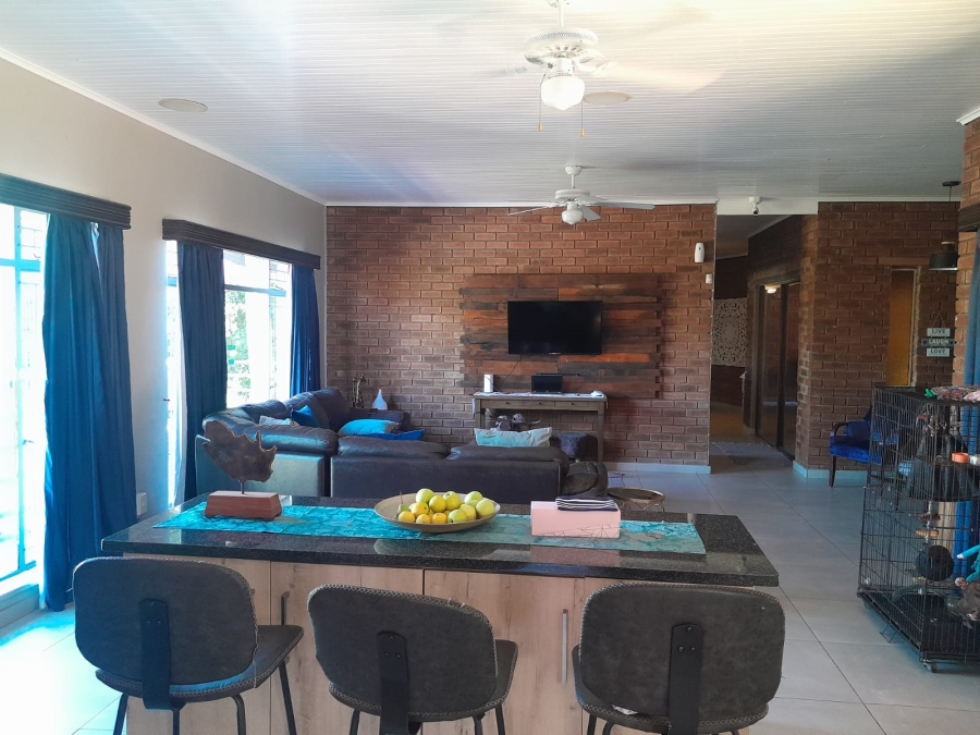 7 Bedroom Property for Sale in Safari Gardens North West